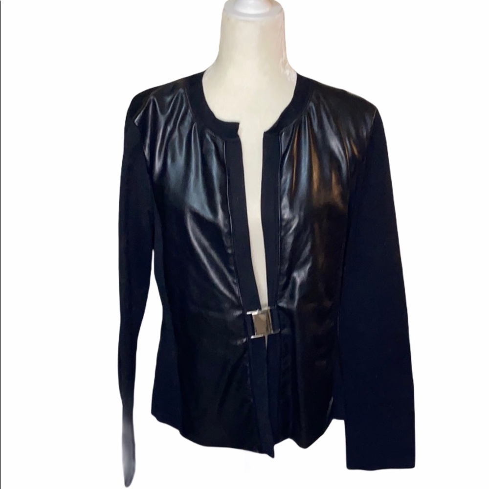 Jones of New York Signature buckle front jacket